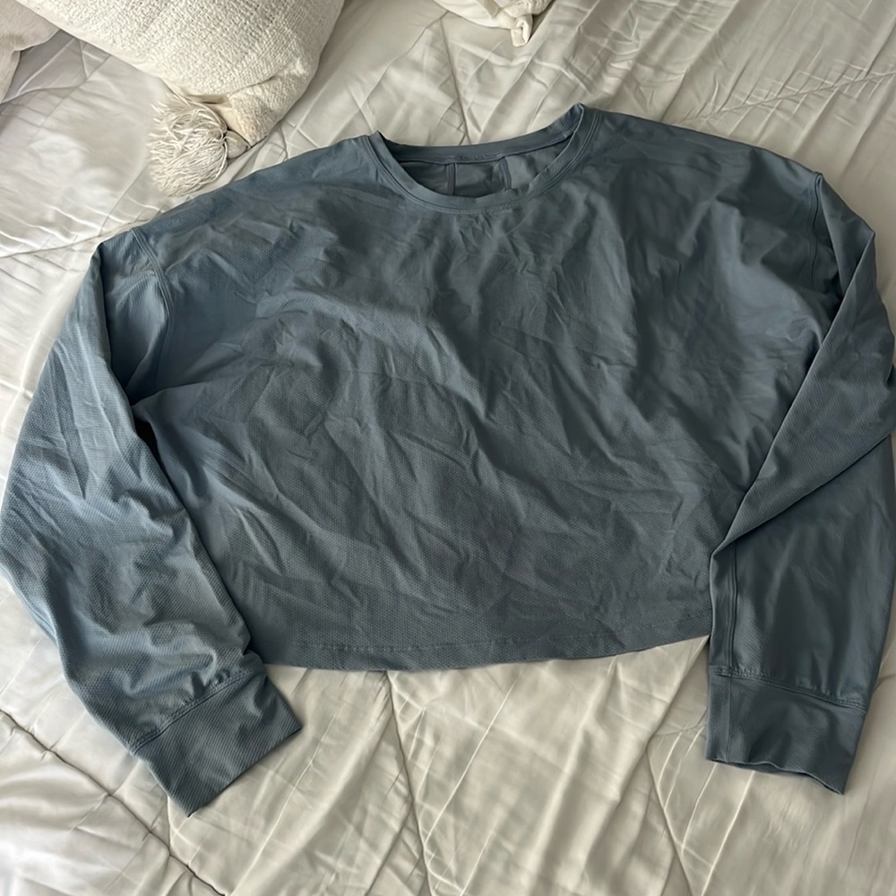 Lululemon Women’s Cropped Long Sleeve Grey/Blue Size 12